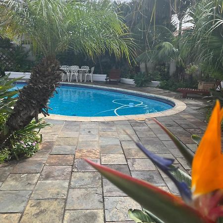 At Sta-Plus Guest House Puerto Elizabeth Exterior foto